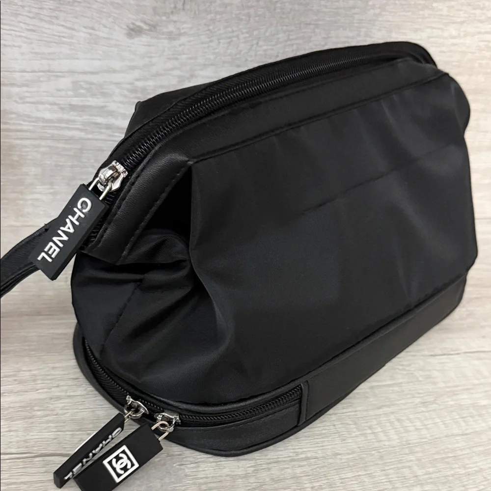 Stylish Black Nylon Pouch/ Travel Case; NWOT - Picture 5 of 6